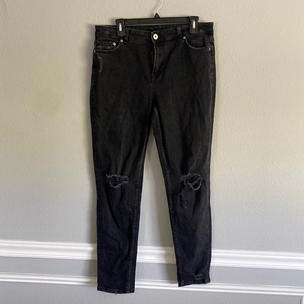 H&M Divided Distressed Jeans